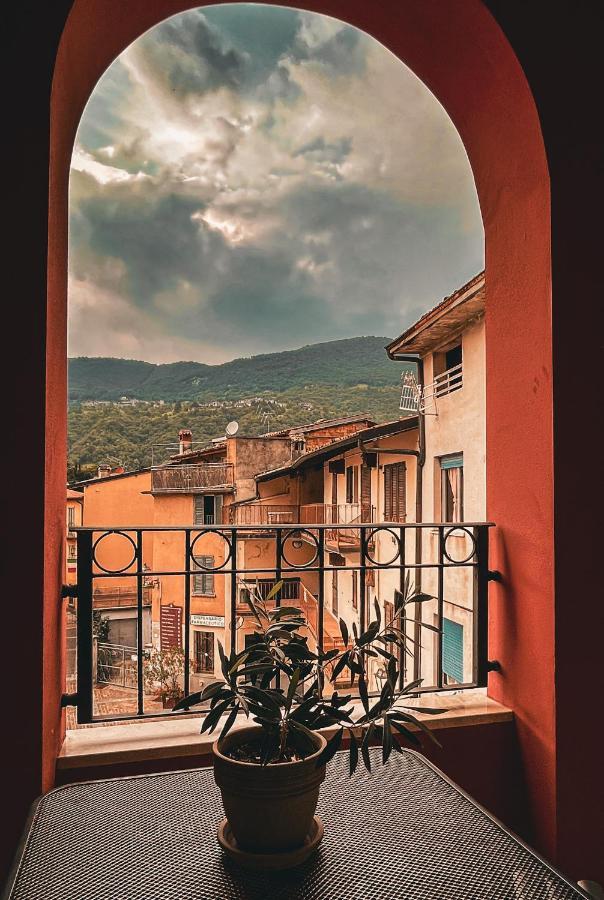 Casa Vacanze Al Lago P2 Monasterolo del Castello Εξωτερικό φωτογραφία